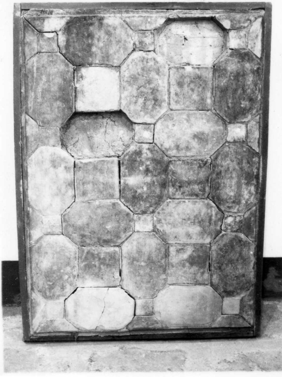 pavimento - bottega carpigiana (prima metà sec. XVI)