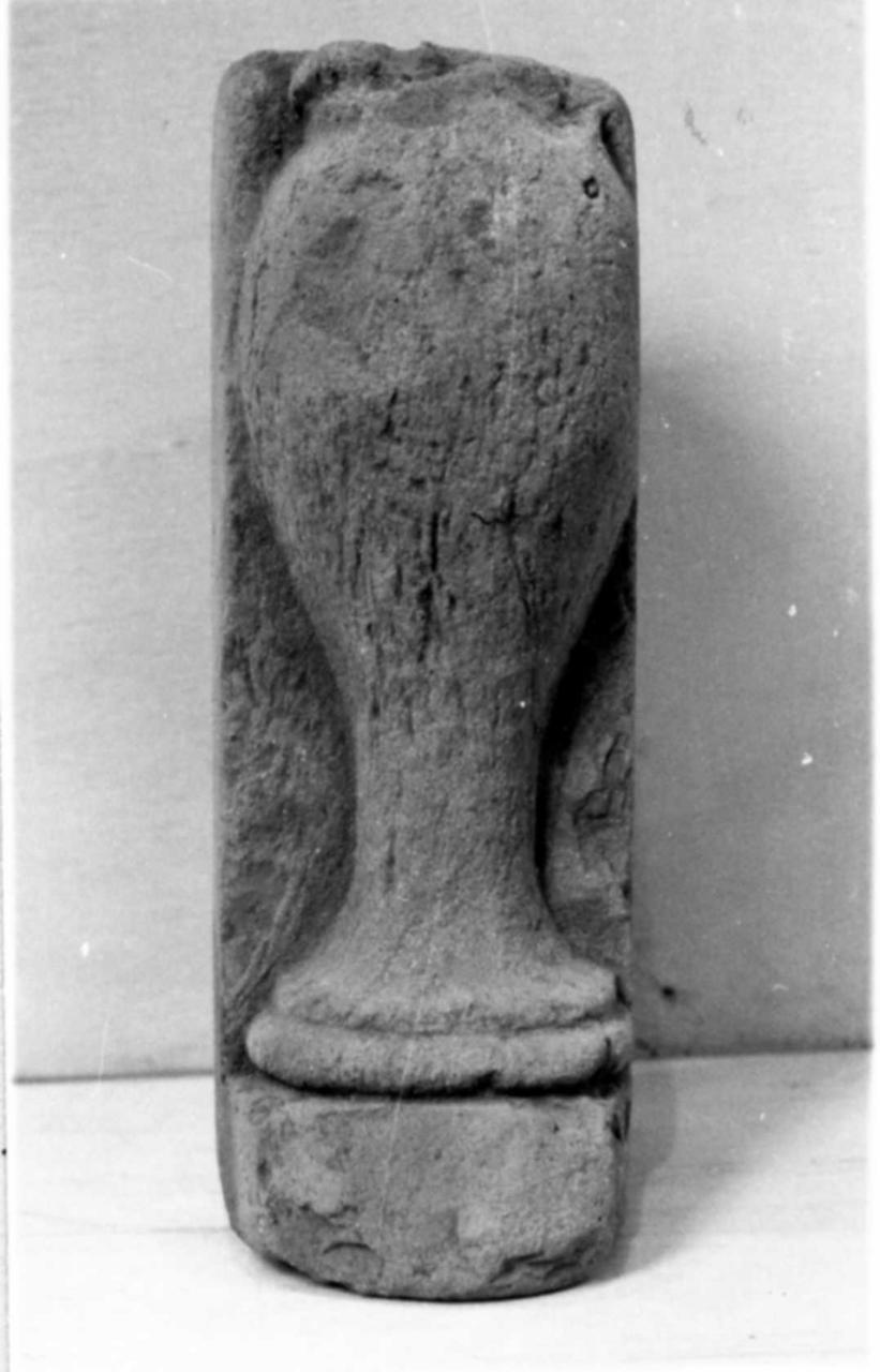 pilastrino - bottega carpigiana (inizio sec. XVI)