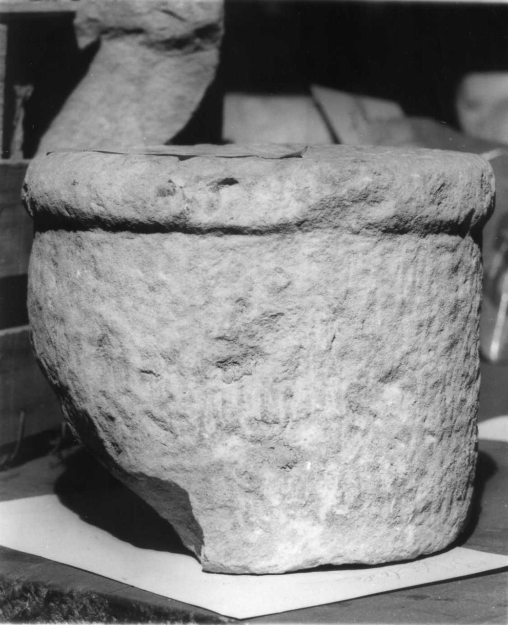 base di colonna - bottega emiliana (fine/inizio secc. XI/ XII)