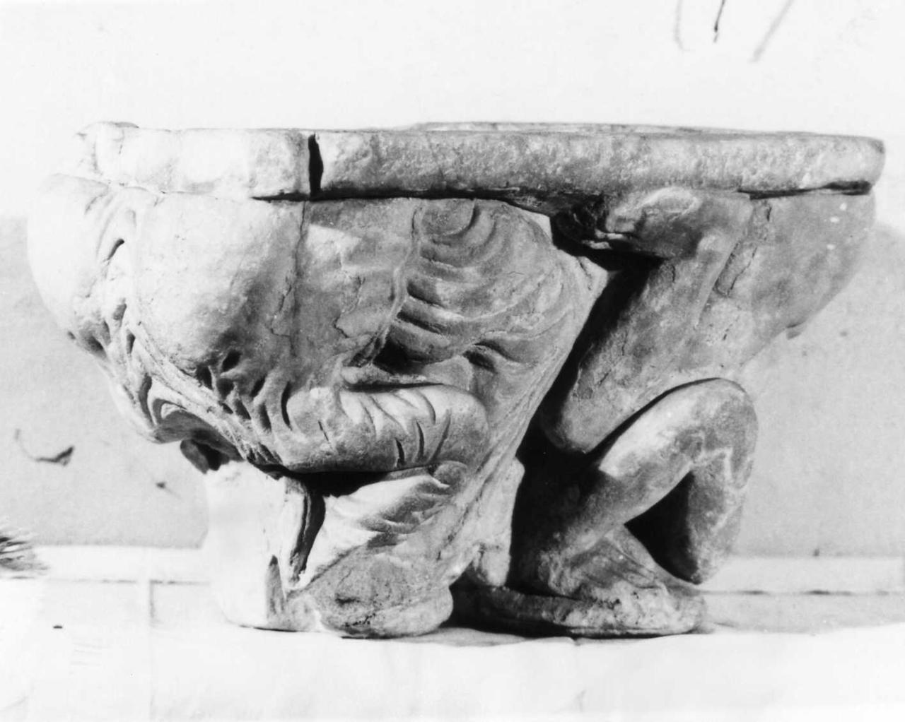 capitello, elemento d'insieme - bottega emiliana (fine/inizio secc. XI/ XII)