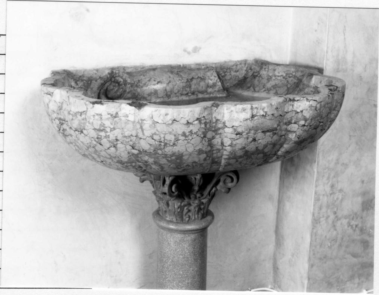 acquasantiera da parete, serie - bottega emiliana (sec. XVIII)