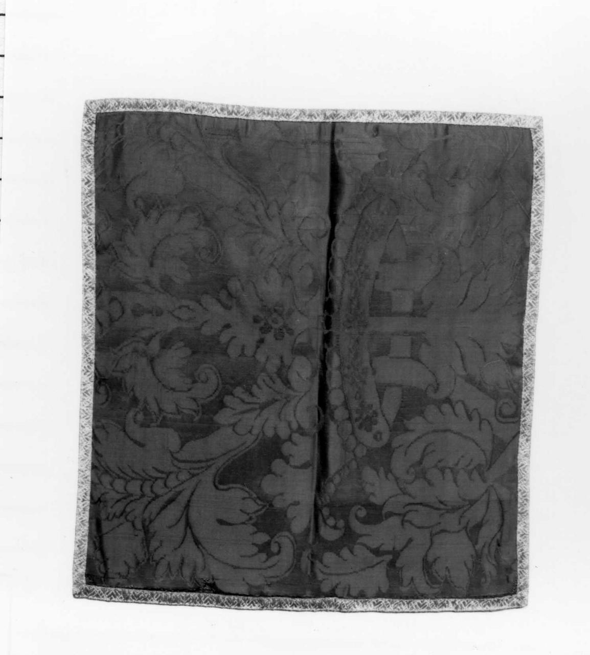 paramento liturgico, insieme - manifattura italiana (inizio sec. XVIII)