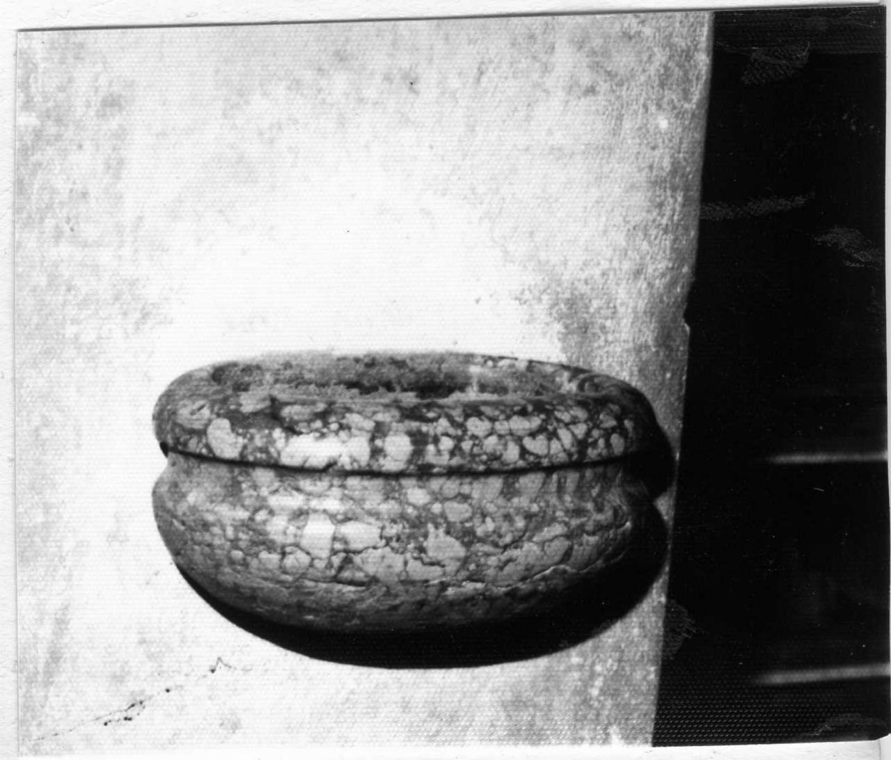 acquasantiera da parete, serie - bottega modenese (seconda metà sec. XVIII)