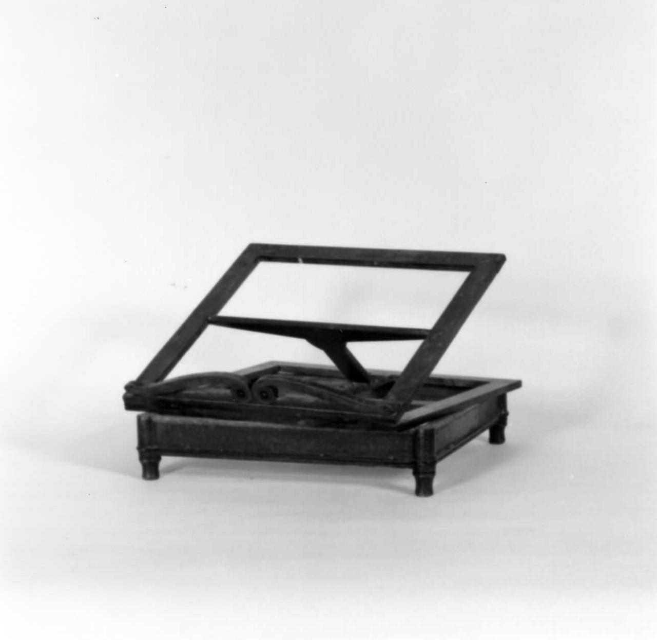 leggio d'altare - bottega modenese (fine/inizio secc. XIX/ XX)