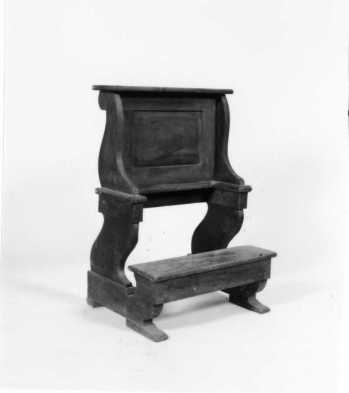 inginocchiatoio - bottega emiliana (fine/inizio secc. XIX/ XX)