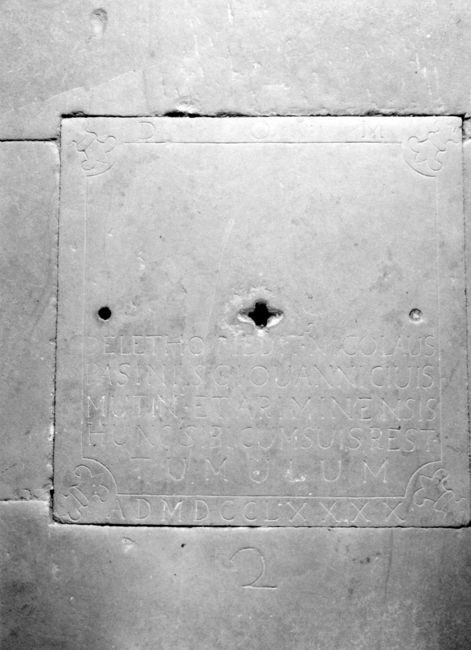 lapide tombale - bottega modenese (sec. XVIII)