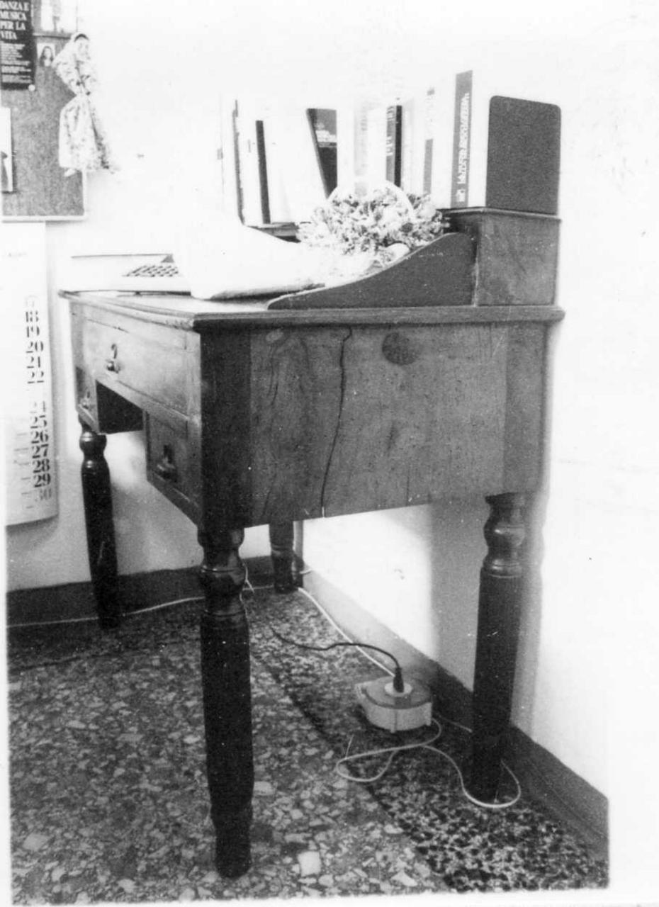 scrivania - bottega carpigiana (metà sec. XIX)