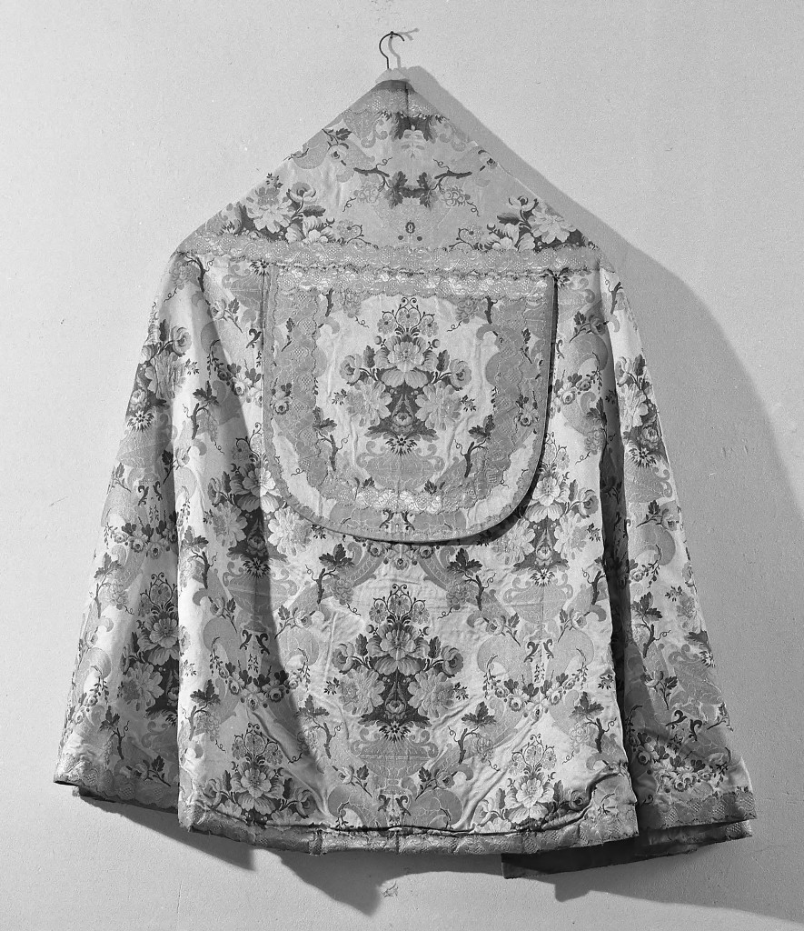 piviale - manifattura emiliana (inizio sec. XIX)