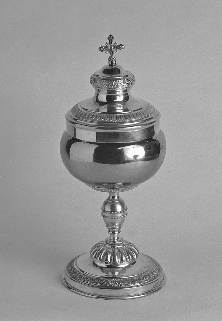 pisside - manifattura emiliana (primo quarto sec. XX)