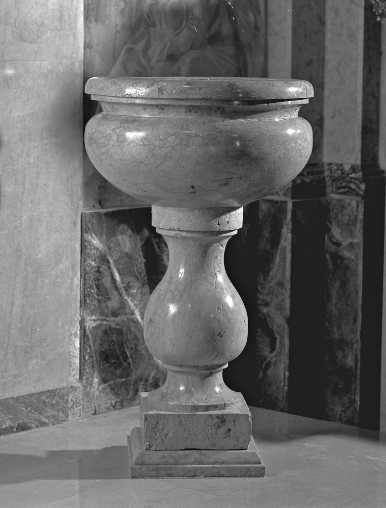 fonte battesimale - a fusto - manifattura emiliana (fine/inizio secc. XVII/ XVIII)