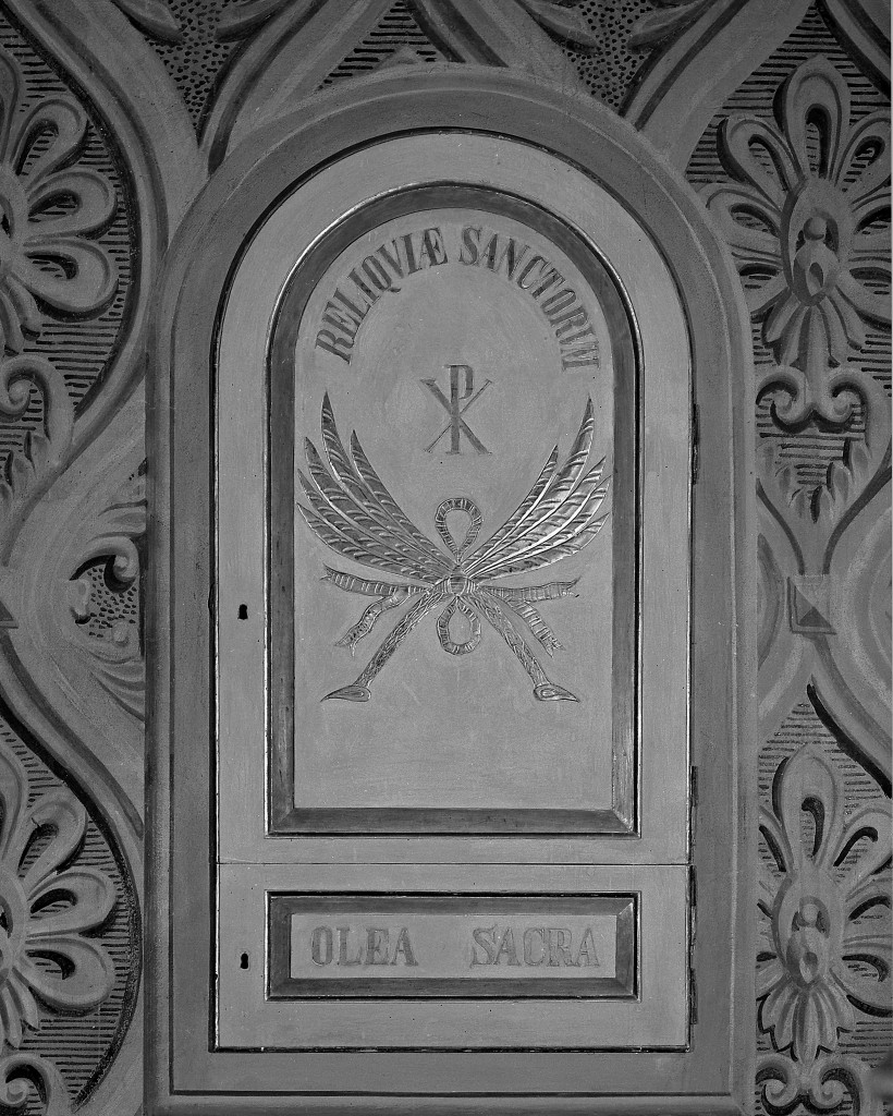 anta di armadietto per oli santi, serie - manifattura emiliana (fine/inizio secc. XIX/ XX)