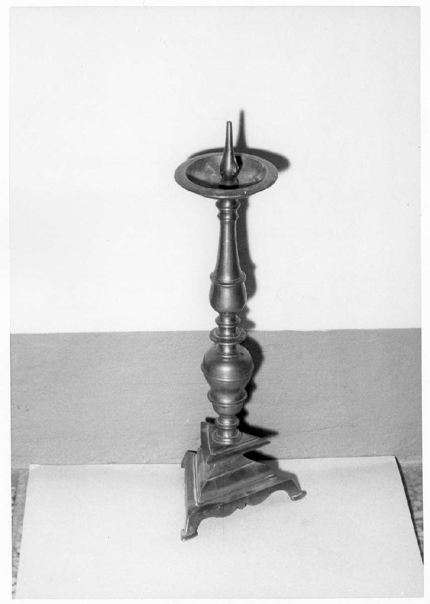 candeliere d'altare, serie - produzione reggiana (sec. XVIII)