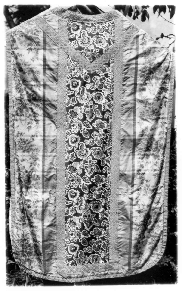 paramento liturgico, insieme - manifattura italiana (prima metà sec. XVIII, sec. XX)