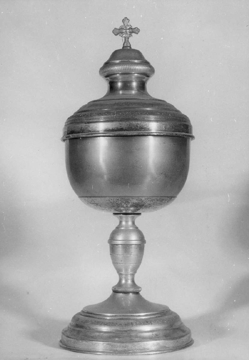 pisside - manifattura emiliana (seconda metà sec. XIX)