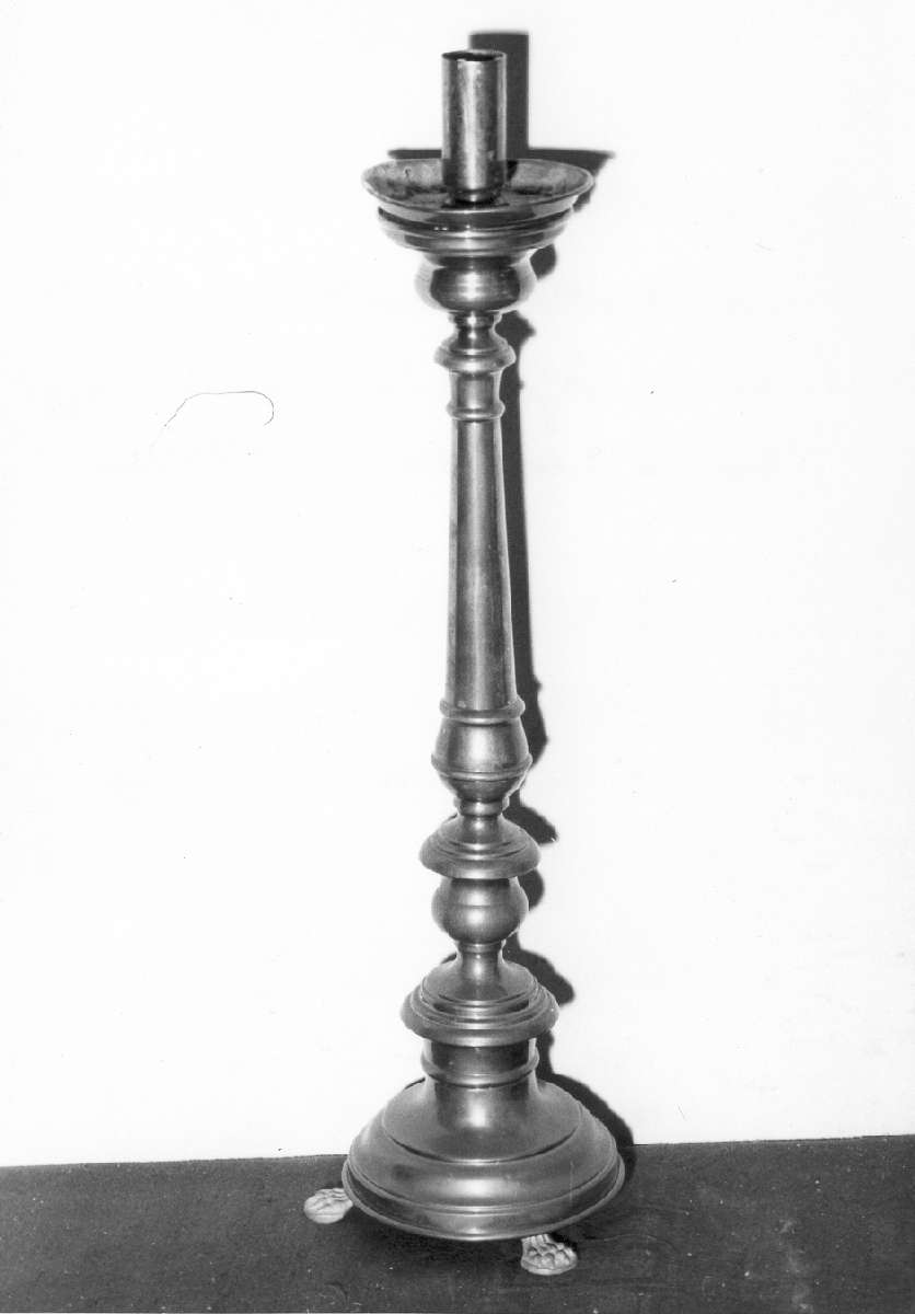 candeliere d'altare, serie - manifattura emiliano-lombarda (primo quarto sec. XX)