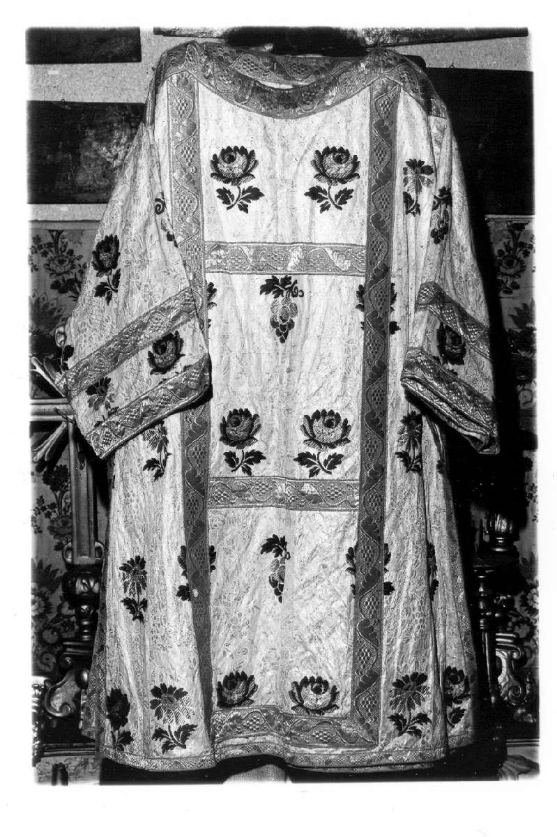 paramento liturgico, insieme - manifattura italiana (sec. XIX)