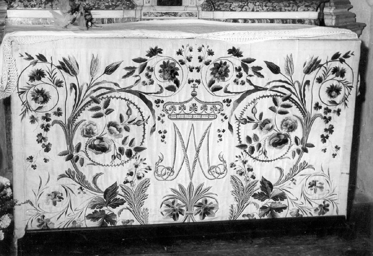 monogramma mariano (paliotto) - manifattura italiana (fine sec. XIX)