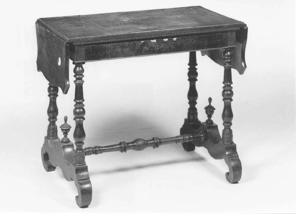 tavolino - manifattura italiana (seconda metà sec. XIX)