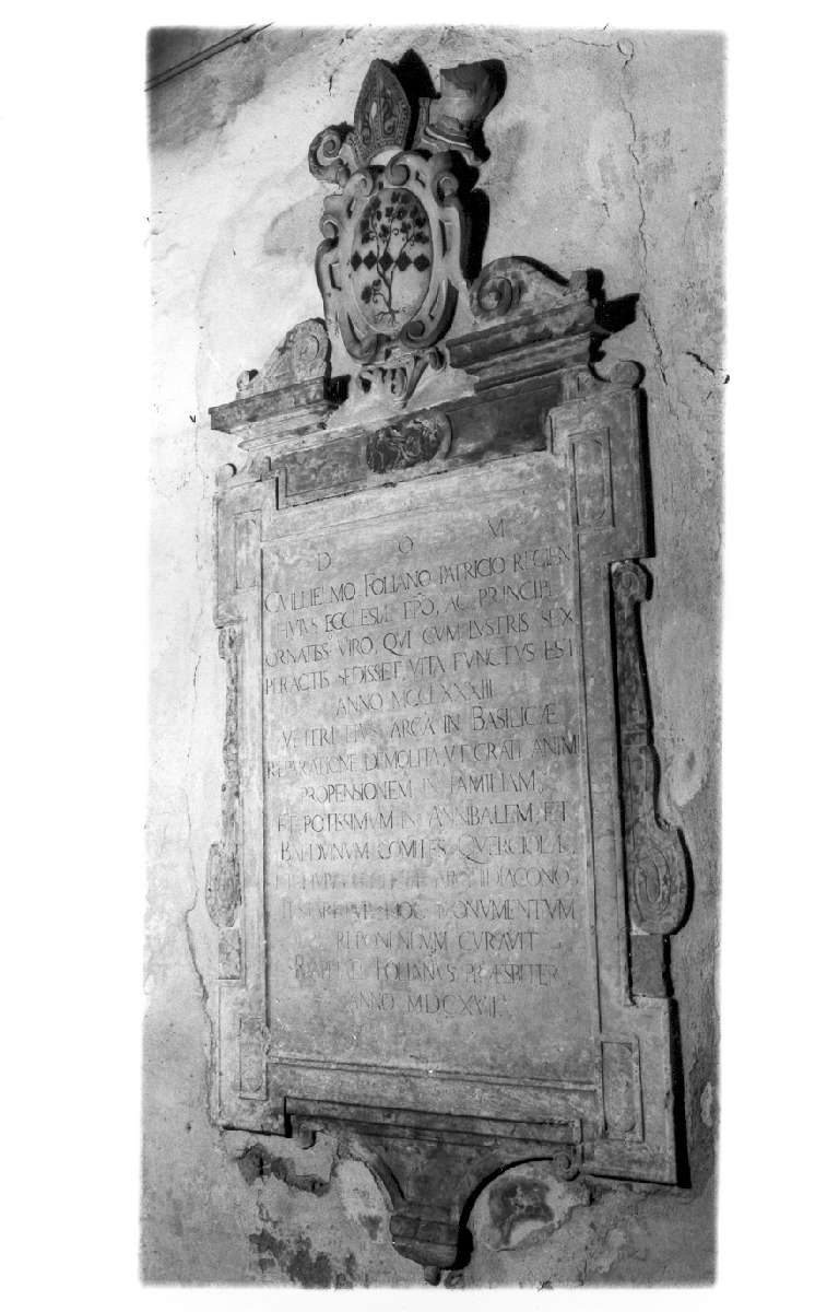 lapide commemorativa - manifattura reggiana (primo quarto sec. XVII)
