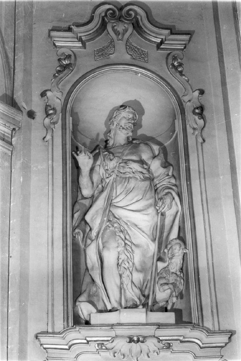 San Giovanni Battista (statua) di Besenzi Paolo Emilio, Solieri Giuseppe detto Fra' Stefano da Carpi (sec. XVII, sec. XVIII)