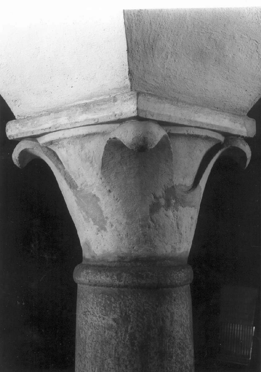 capitello - manifattura emiliana (fine/inizio secc. XIII/ XIV)