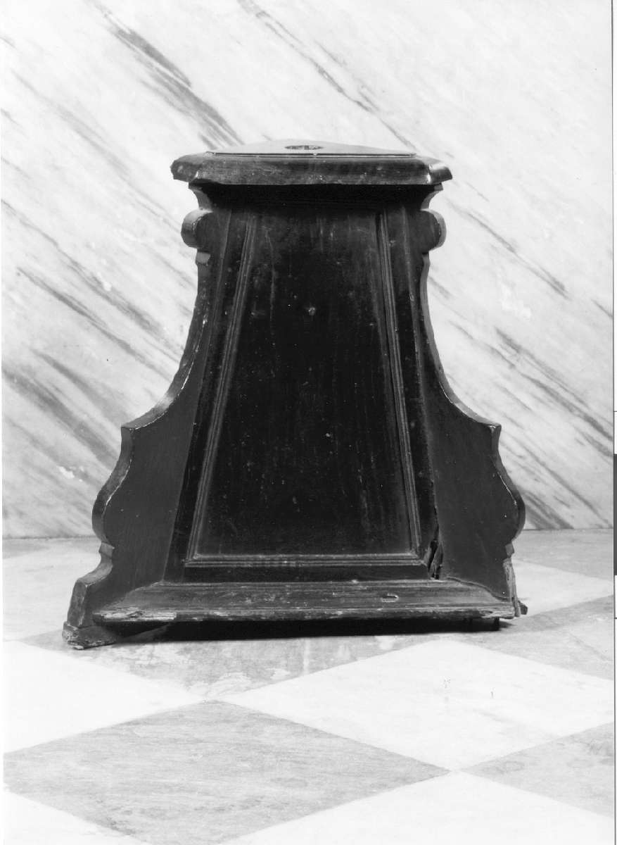 base di croce processionale - ambito reggiano (sec. XVIII)