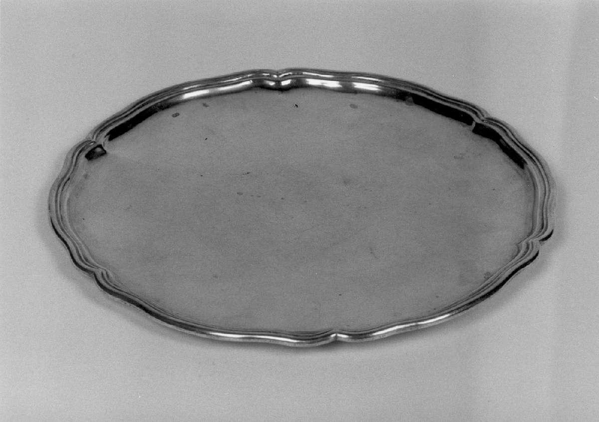 vassoio - produzione austriaca (seconda metà sec. XVIII)