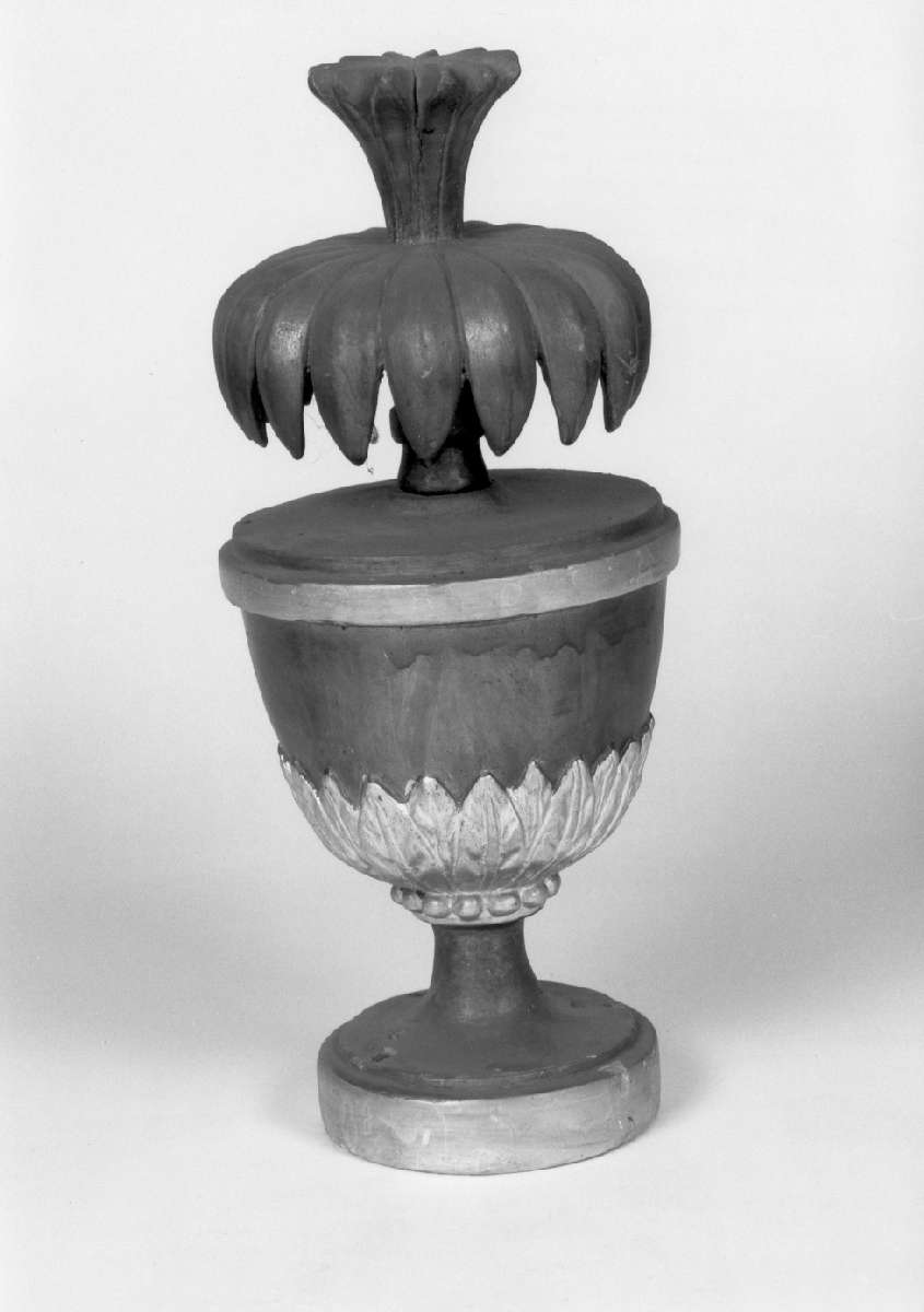 vaso d'altare con composizione floreale, serie - produzione reggiana (primo quarto sec. XIX)