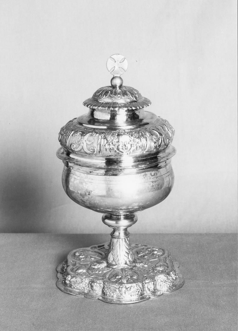 pisside - manifattura emiliana (seconda metà sec. XIX)