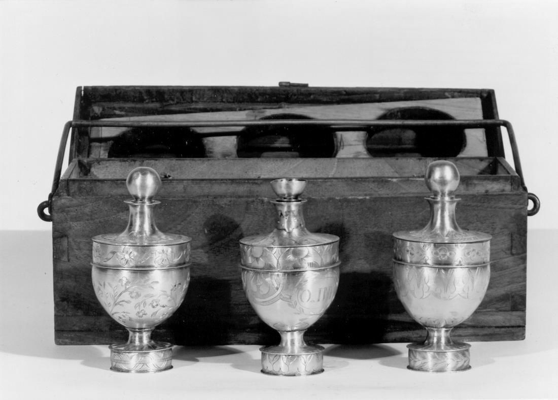 vasetti per oli santi, insieme - manifattura italiana (fine/inizio secc. XIX/ XX)