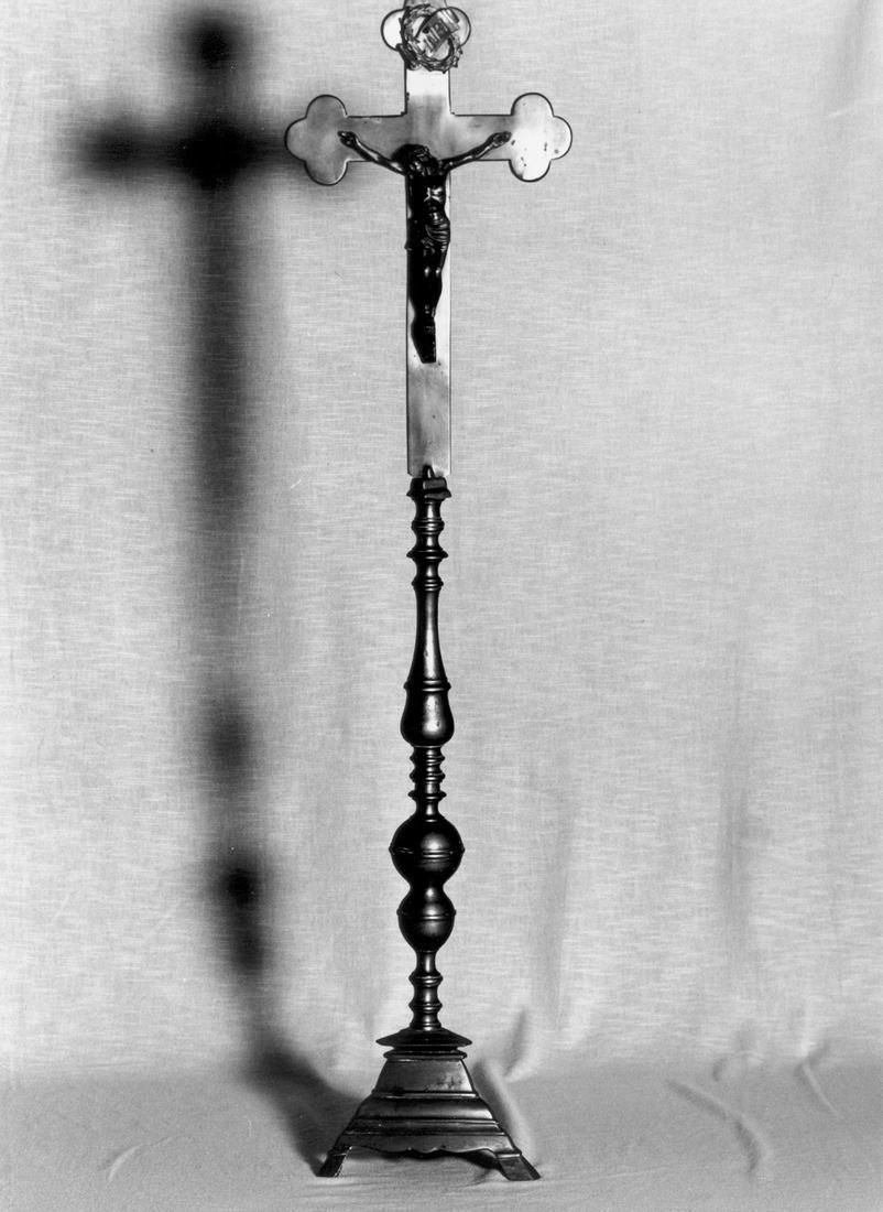 croce d'altare - manifattura emiliano-lombarda (sec. XX)