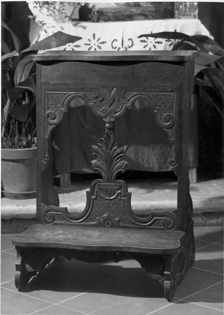 inginocchiatoio - manifattura emiliana (primo quarto sec. XX)