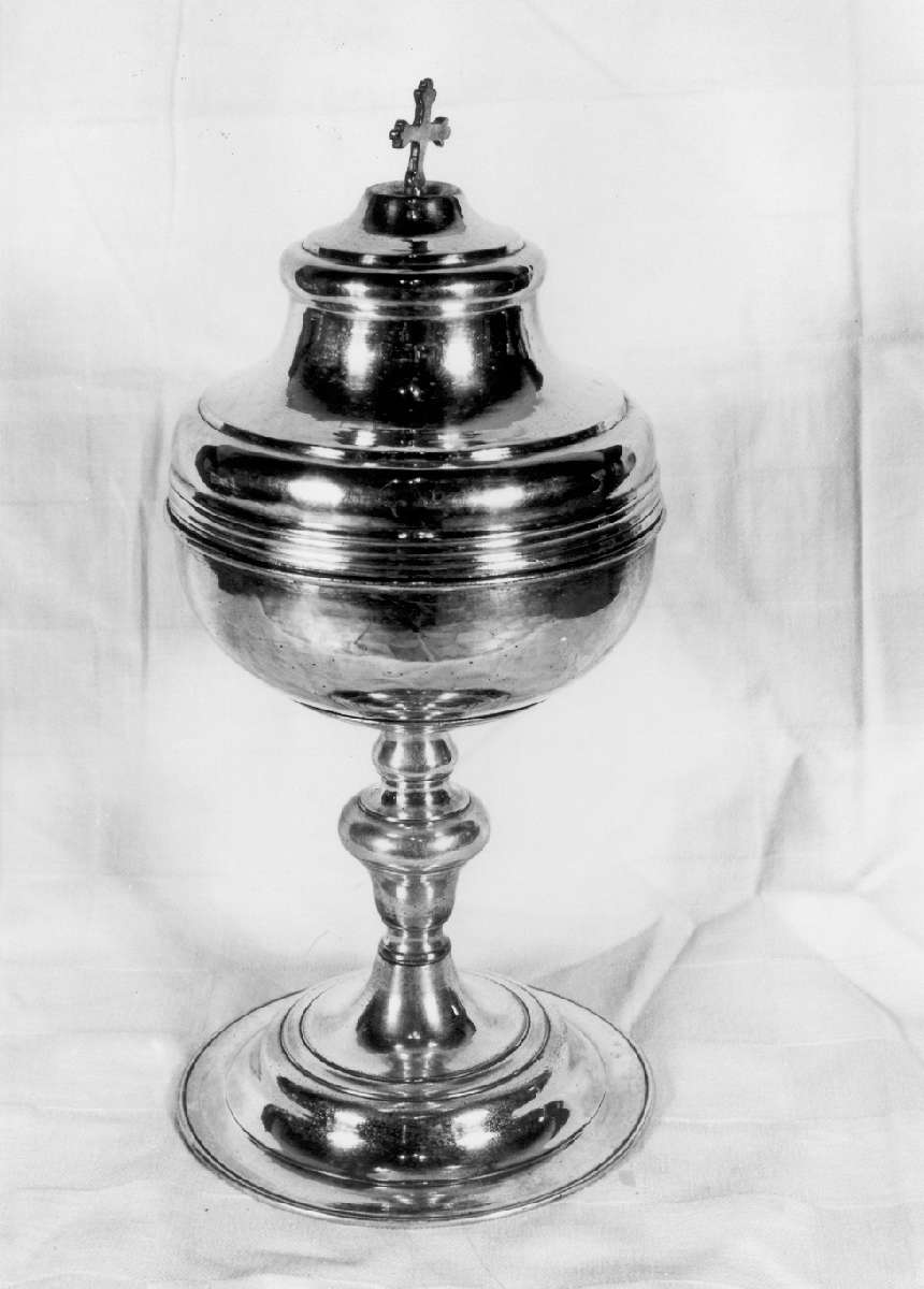 pisside - manifattura emiliana (seconda metà sec. XIX)