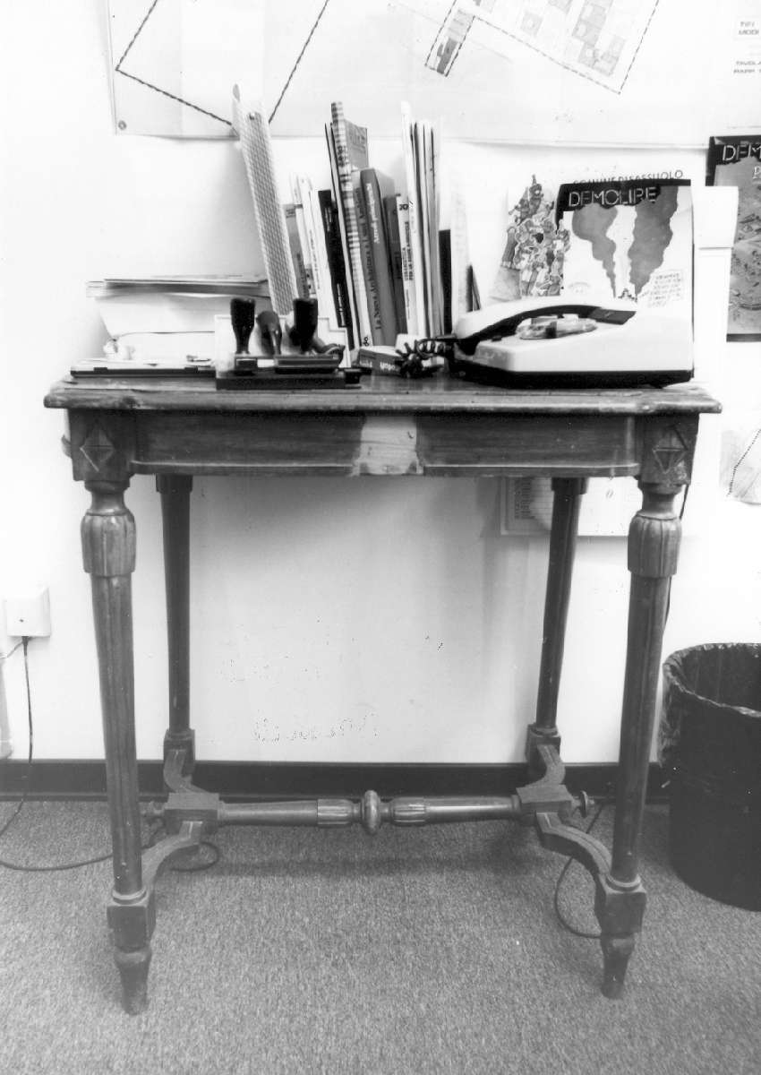 tavolino - manifattura modenese (inizio sec. XX)