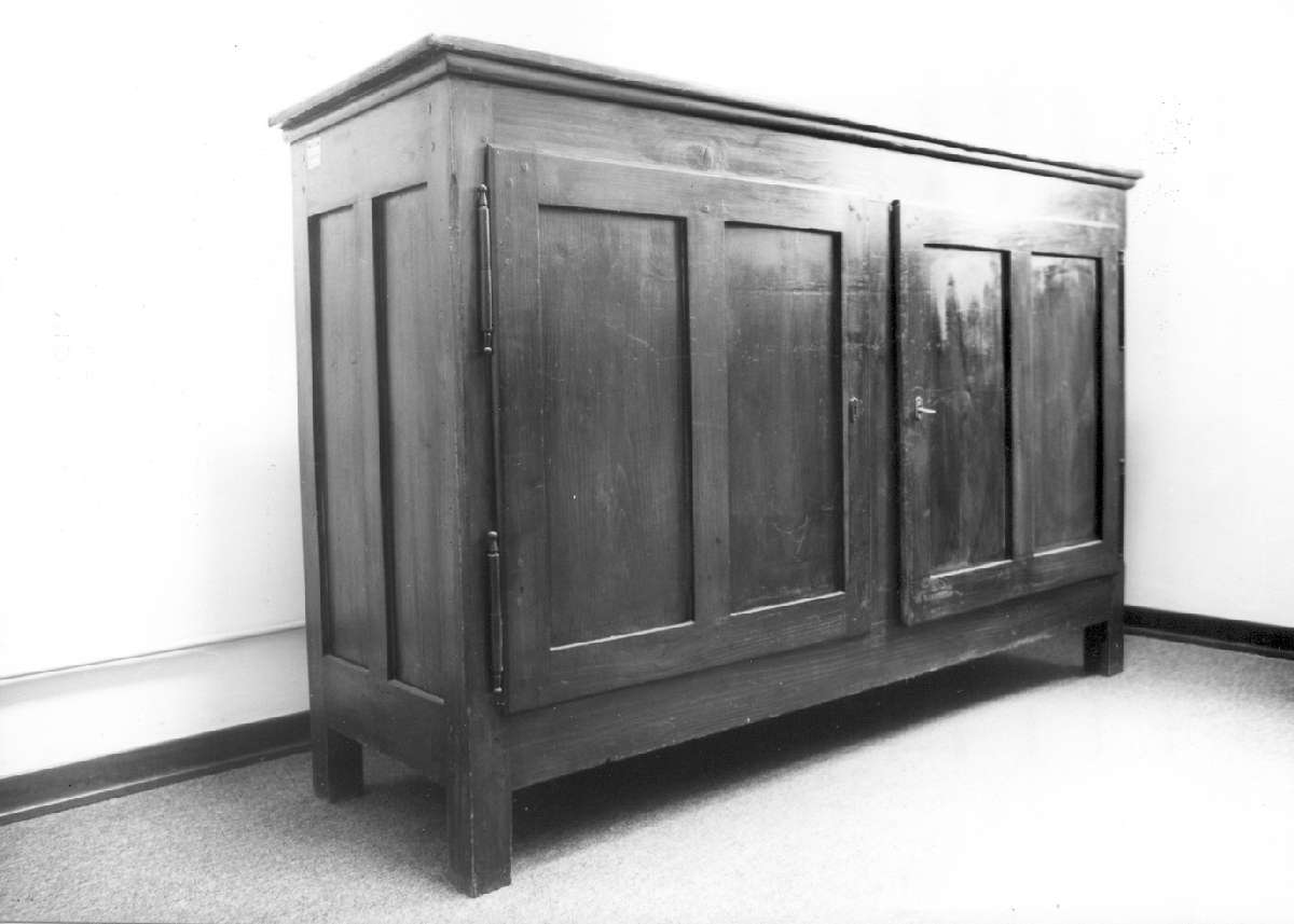credenza - manifattura modenese (fine/inizio secc. XIX/ XX)