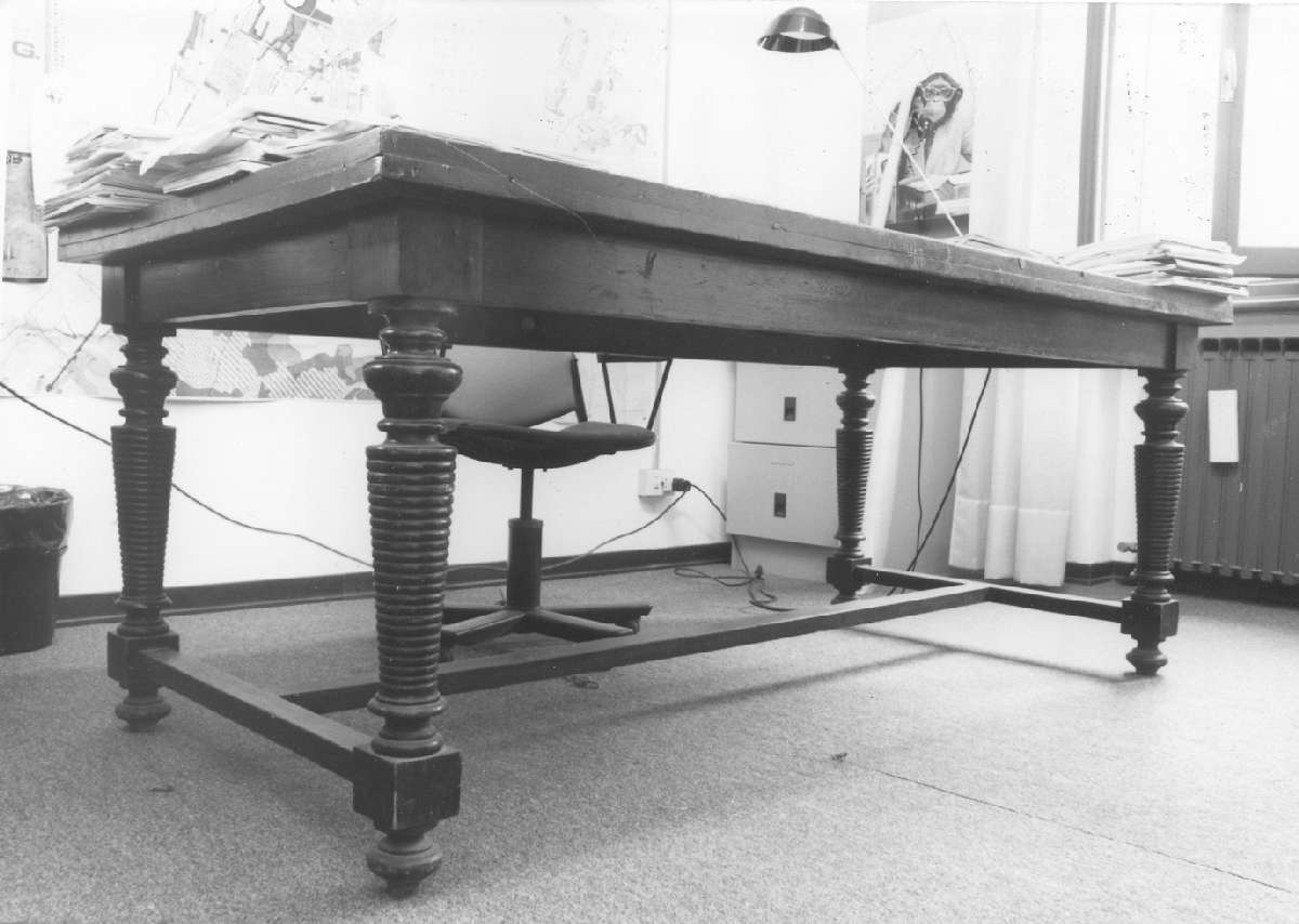 tavolo - manifattura emiliana (inizio sec. XX)