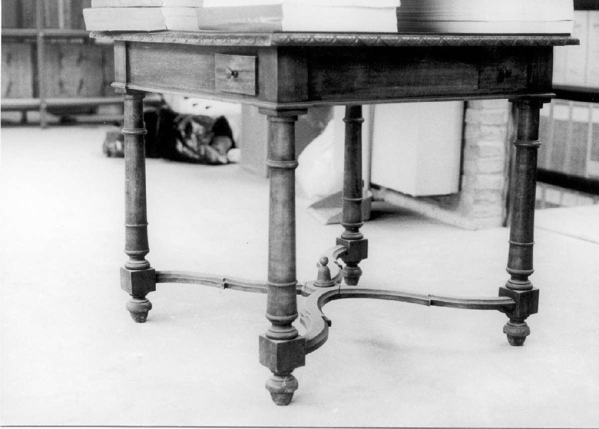 tavolo - manifattura emiliana (inizio sec. XX)