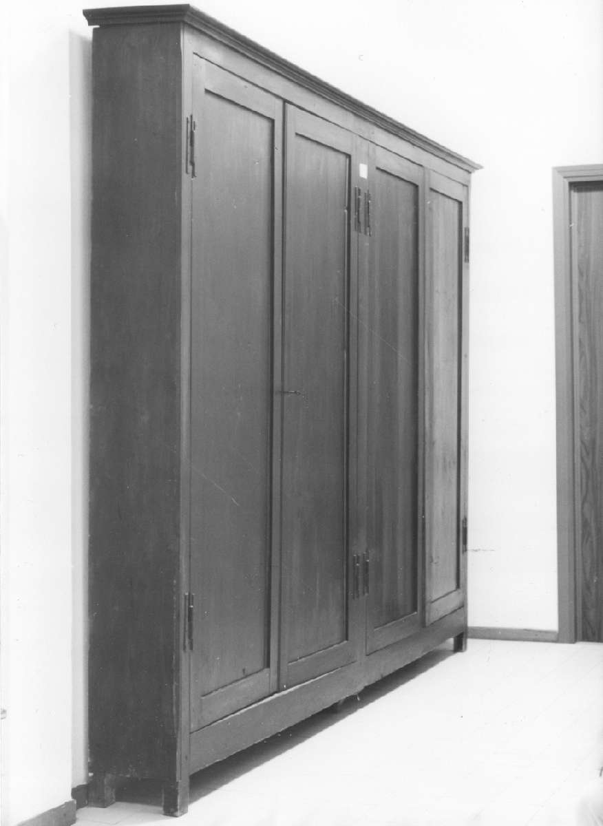 armadio - manifattura emiliana (fine/inizio secc. XIX/ XX)