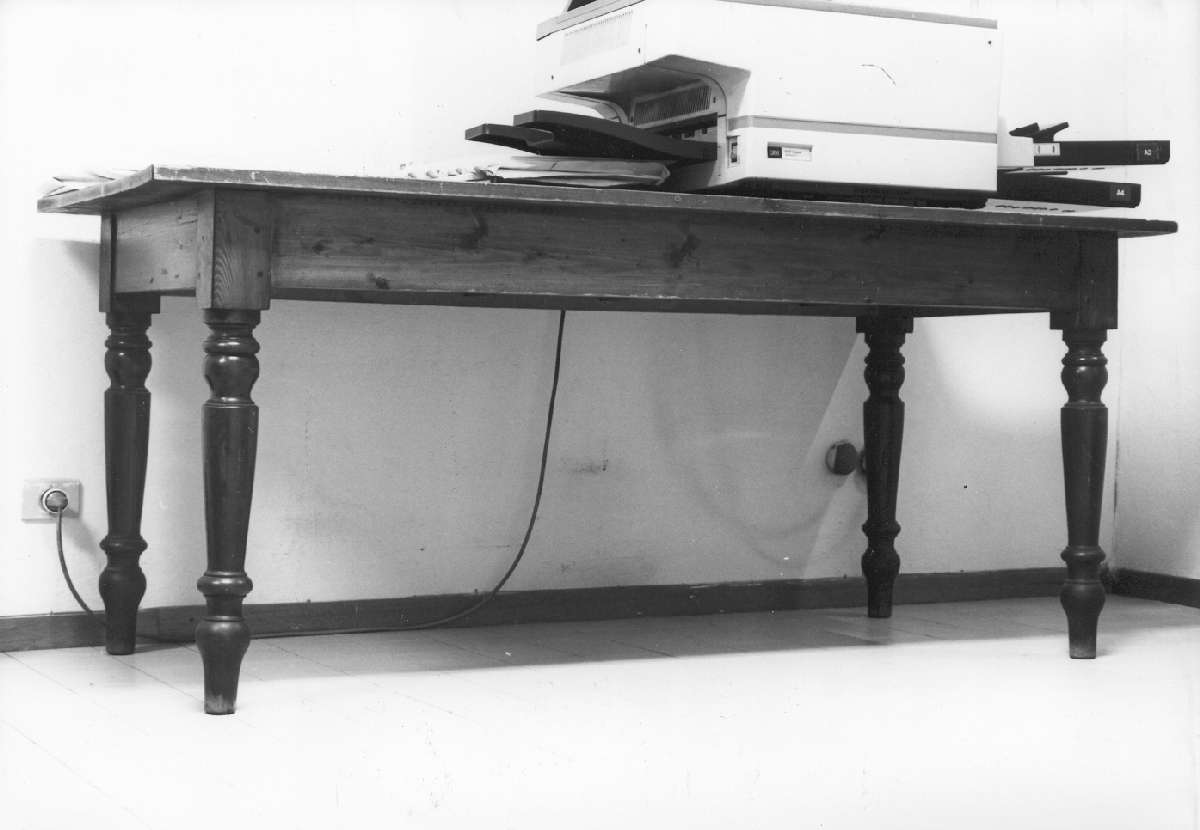 tavolo - manifattura emiliana (fine/inizio secc. XIX/ XX)