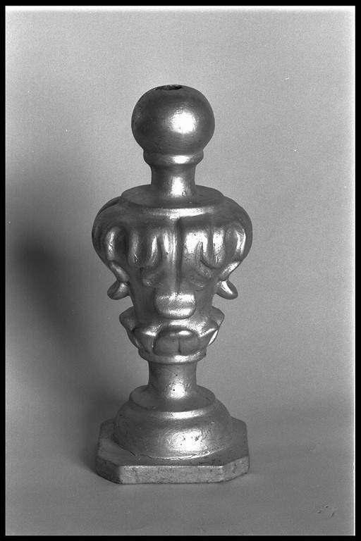 vaso d'altare con composizione floreale, serie - ambito modenese (sec. XVIII)
