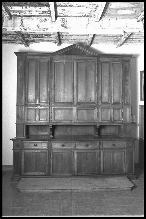 armadio da sacrestia - produzione modenese (primo quarto sec. XX)