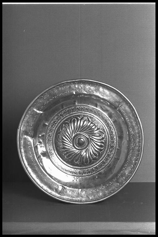 vassoio - produzione orientale (sec. XVII)