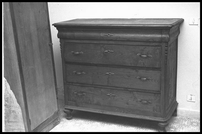 cassettone - manifattura emiliana (prima metà sec. XIX)