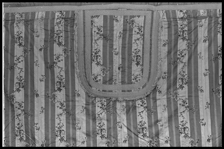 piviale, elemento d'insieme - manifattura italiana, manifattura francese (ultimo quarto sec. XVIII)