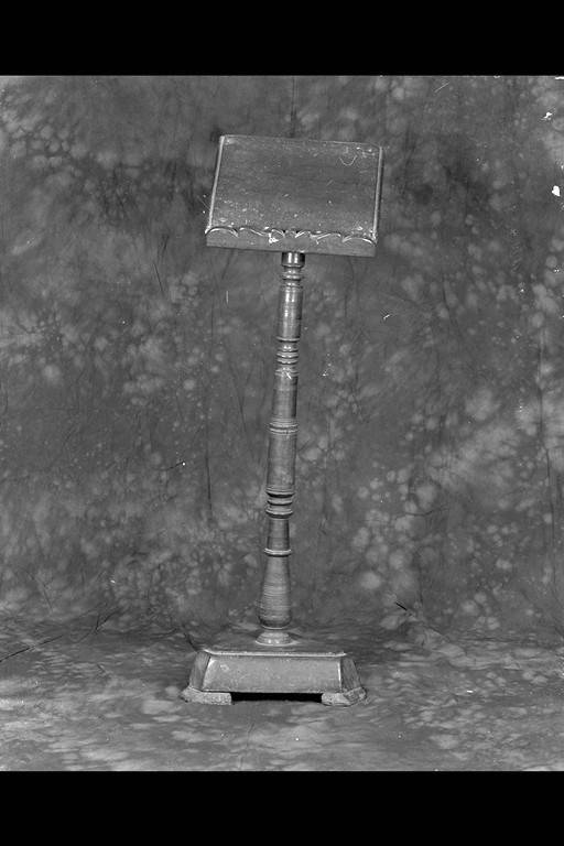 leggio a piede - manifattura emiliana (fine/inizio secc. XVII/ XVIII)