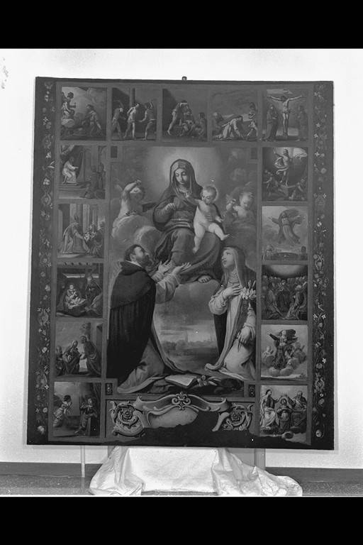 Madonna del Rosario con San Domenico, Santa Caterina da Siena e i quindici Misteri del Rosario (dipinto) di Stringa Francesco (sec. XVII)