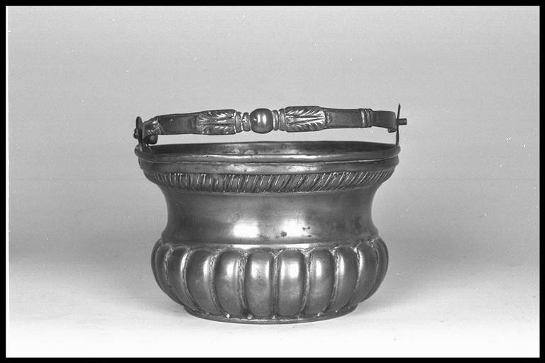 secchiello per l'acqua benedetta - manifattura emiliano-lombarda (fine sec. XVI)