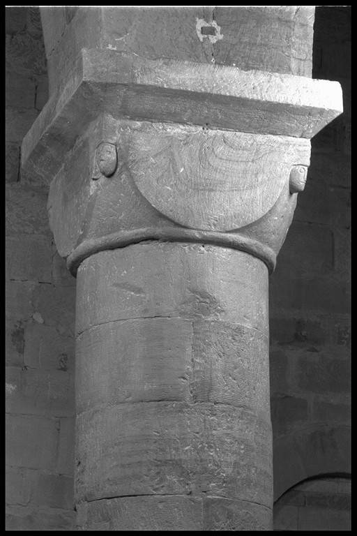 capitello, elemento d'insieme - ambito emiliano (sec. X)