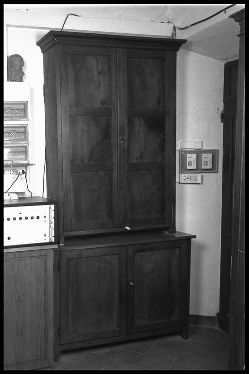 armadio - manifattura reggiana (prima metà sec. XX)