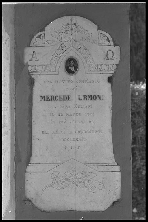 lapide tombale - produzione emiliana (sec. XX)